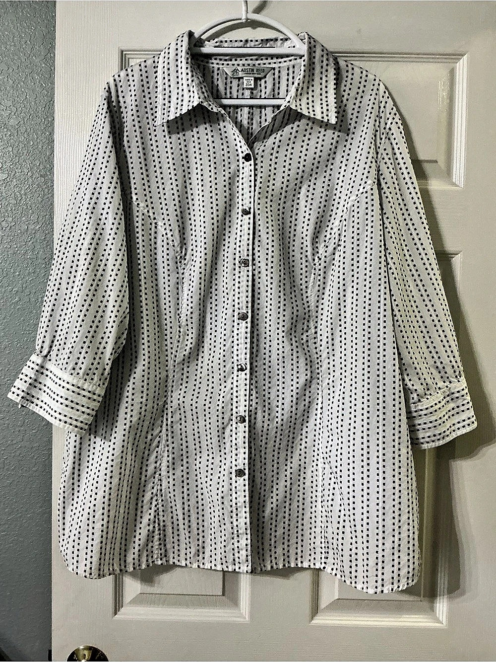 Austin Reed Women's White & Black Button Down Shirt Size 20W
